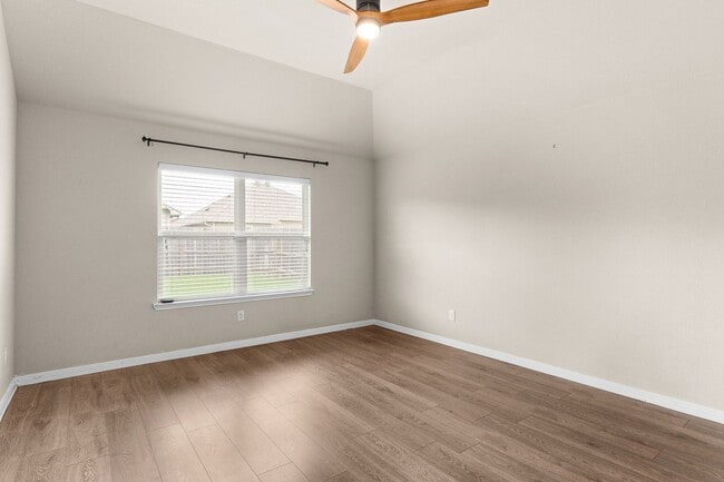 Building Photo - 3 Bedroom 2 bath in La Pointe Community