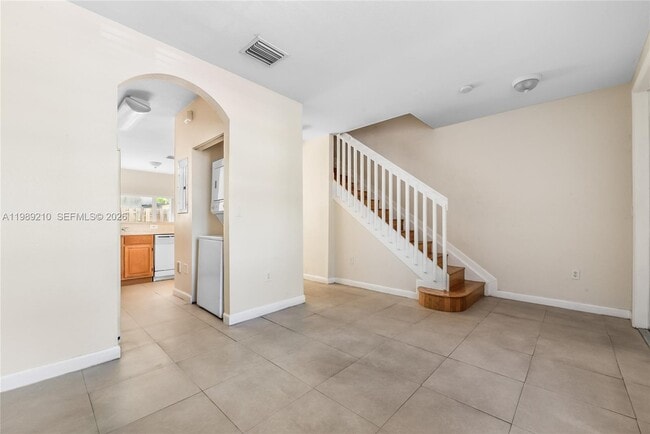 Building Photo - 3360 NE 14th Dr