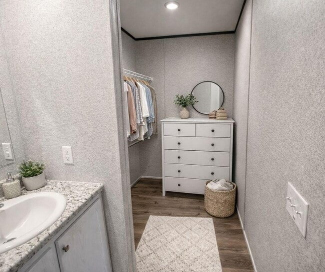 Building Photo - 33 Park Pl