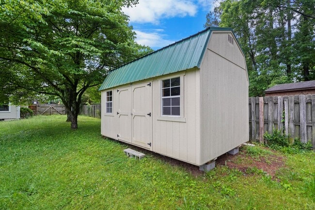 Building Photo - 8141 Bonnafair Dr