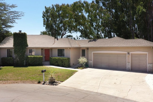 Building Photo - Hollister Home in Ridgemark Gated Community