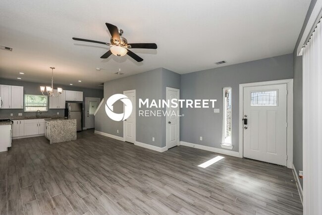 Building Photo - 3 Bedroom Pet-Friendly Home in HOUSTON, TX with Main Street Renewal