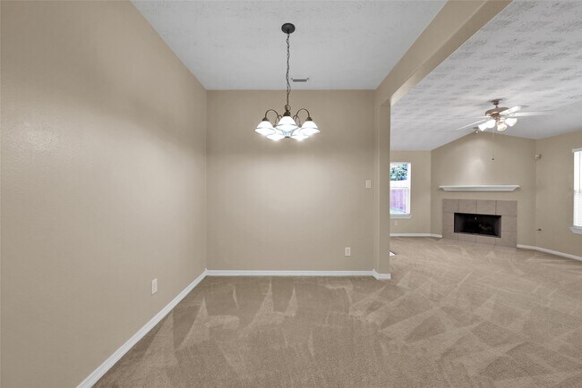 Building Photo - 5046 Willow Point Dr