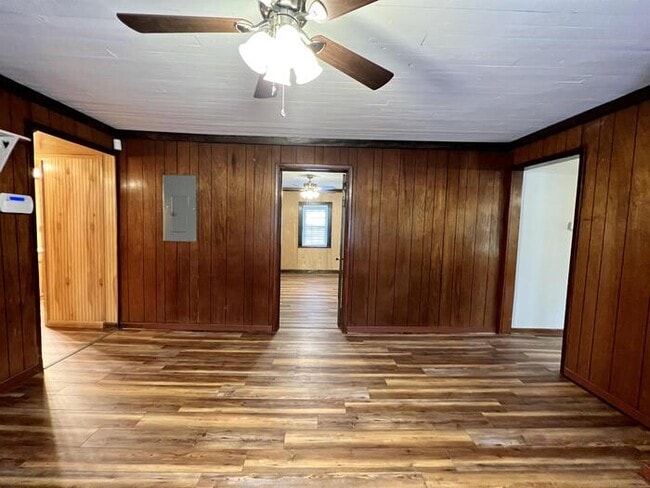 Building Photo - 2447 Eldridge Rd