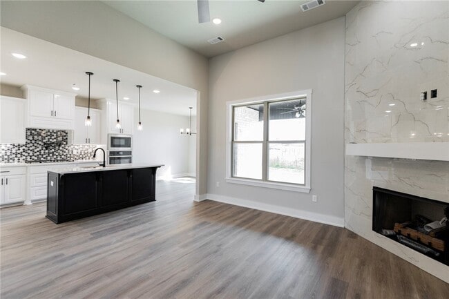 Building Photo - 808 Kelley Ann St