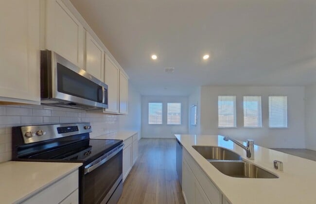 Building Photo - Beautifully Renovated 4-Bedroom Home with Premium Finishes