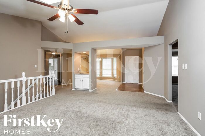 Building Photo - 611 Foxtail Dr