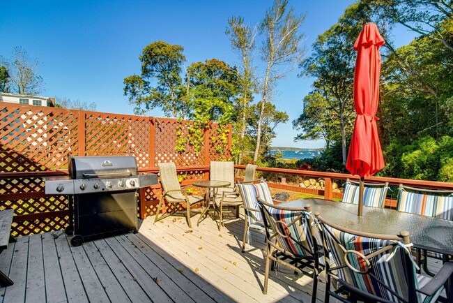 Primary Photo - 35 Oceanview Ave