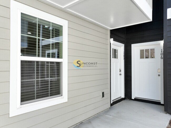 Building Photo - 3821 SW 43rd Ct