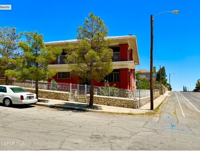 Primary Photo - 500 Fewel St