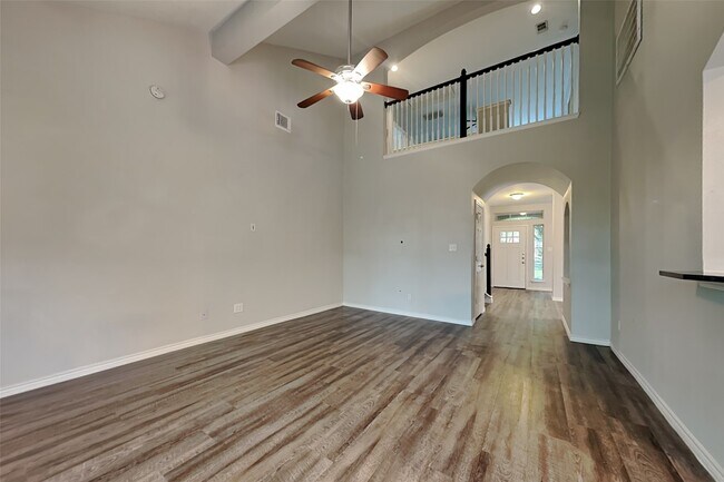Building Photo - 10931 S Falls Terrace