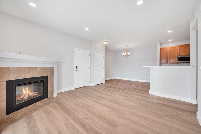 Building Photo - 15700 E Jamison Dr