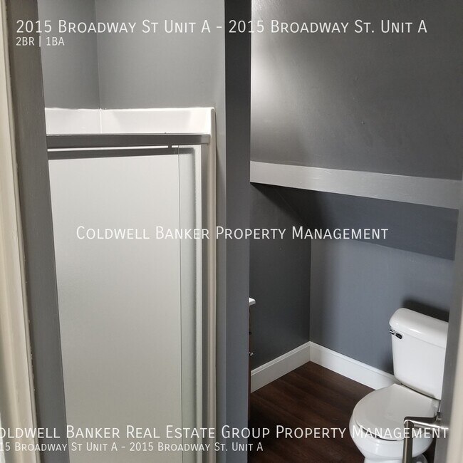 Building Photo - 2015 Broadway St