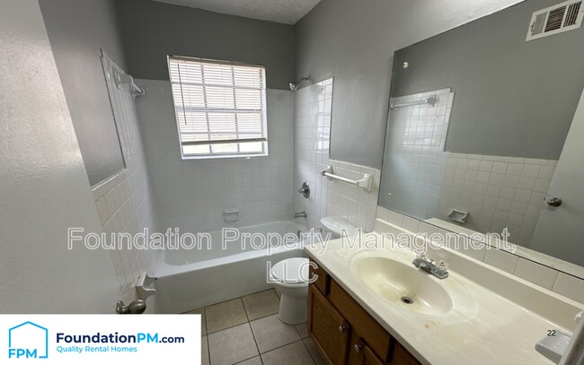 Building Photo - 2100 Vollintine Ave
