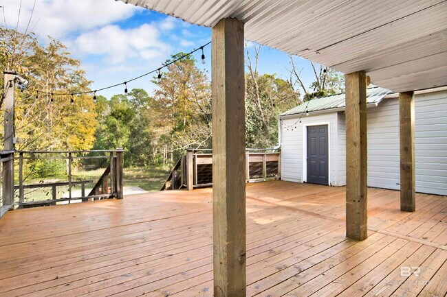 Building Photo - 18870 Highland Dr