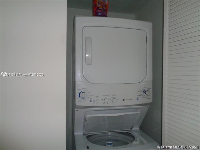 Building Photo - 2600 E Hallandale Beach Blvd