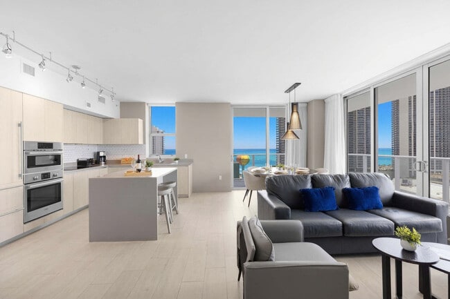 Building Photo - 4010 S Ocean Dr