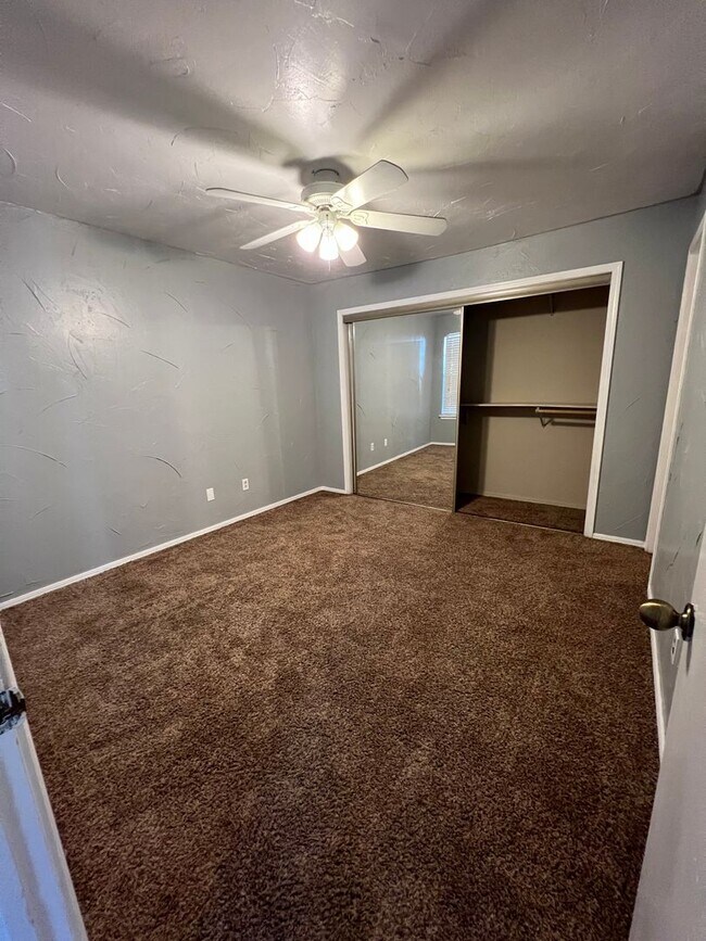 Building Photo - 2 bed/2 bath condo near the OU Campus