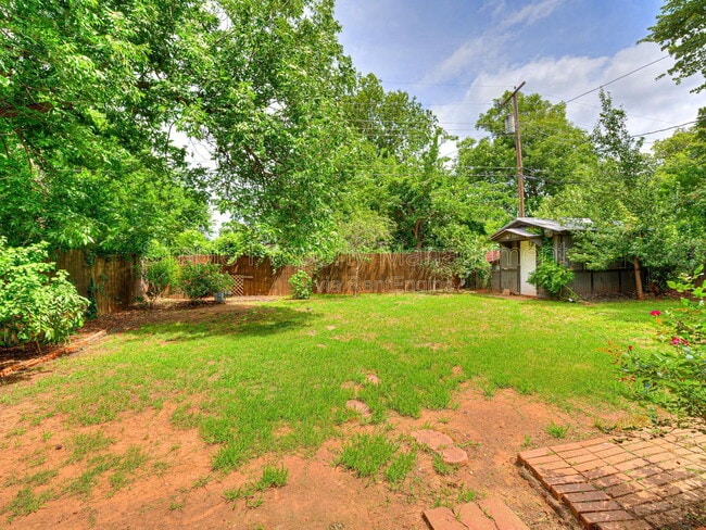 Building Photo - 3305 Neighbors Ln