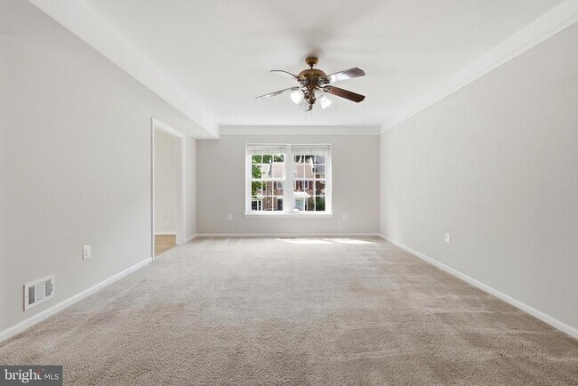 Building Photo - 8031 Sleepy View Ln