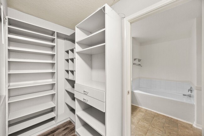 Building Photo - 19627 Lighthouse Scene Ln