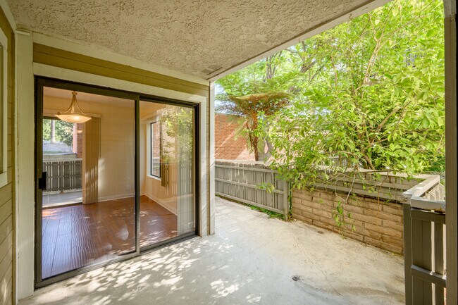Building Photo - 1166 Rosedale Ave