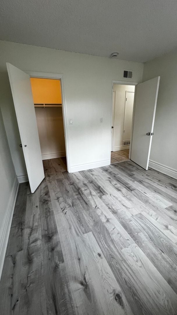 Building Photo - 3 Bed 2 Bath Downstairs Apartment For Rent...