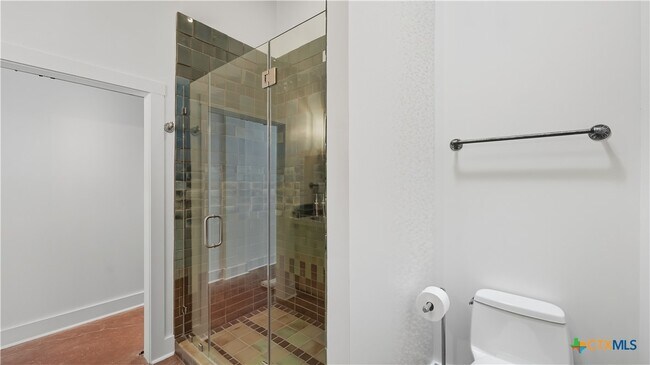 Building Photo - 222 Losoya St