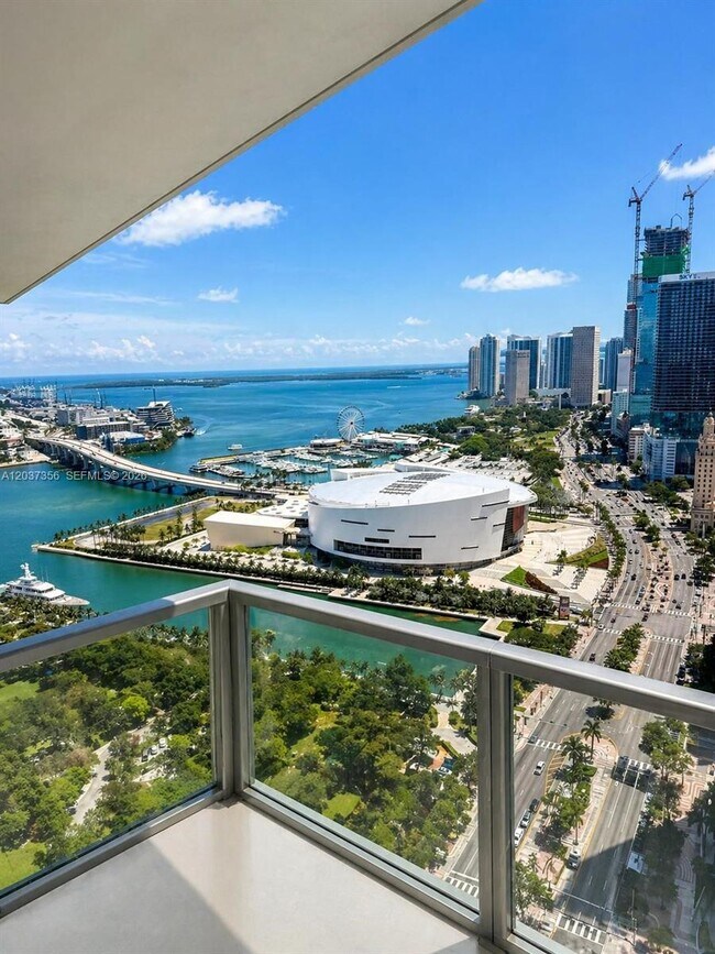Building Photo - 1100 Biscayne Blvd