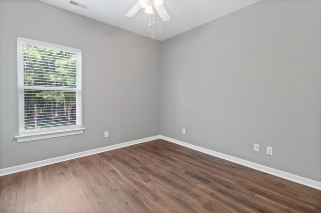 Building Photo - 211/213 Lloyd Street