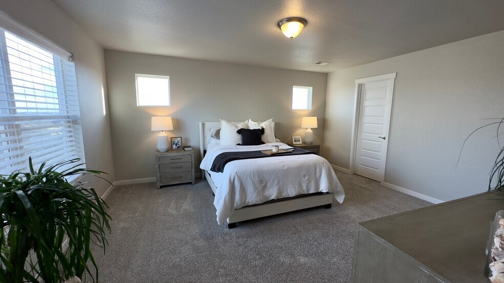 Building Photo - 965 Mouflon Dr