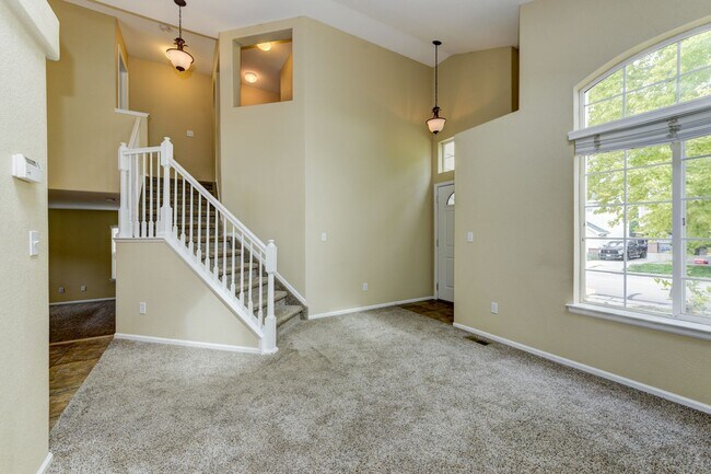 Building Photo - Beautifully Updated 3-Bed Home in Arapahoe...
