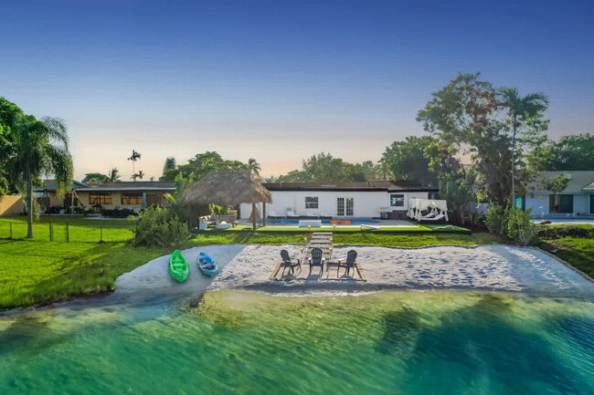 Building Photo - 18735 NE 18th Ave