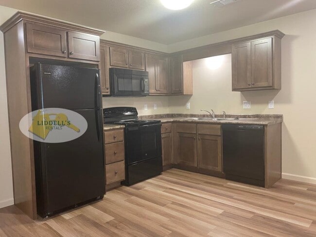 Building Photo - 308 W Locust St