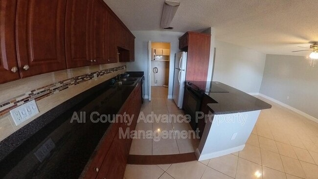 Building Photo - 1713 Belleair Forest Dr