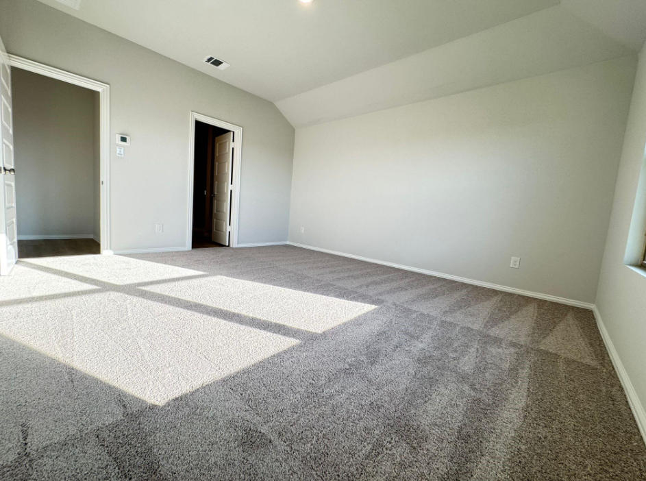 Building Photo - 3300 Kingdom Dr