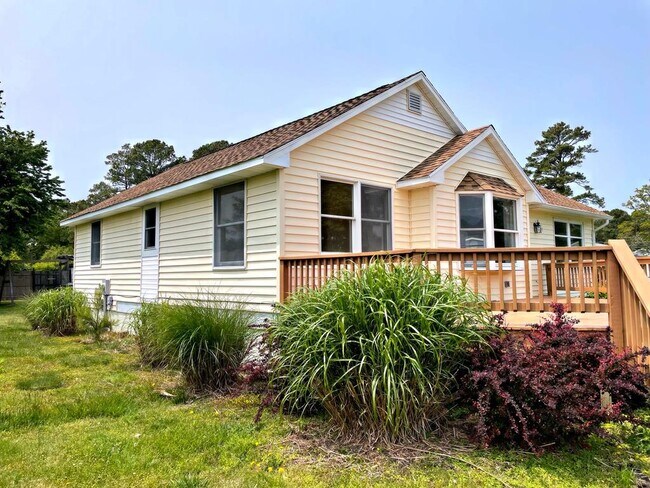 Building Photo - 7186 Wayne Rd