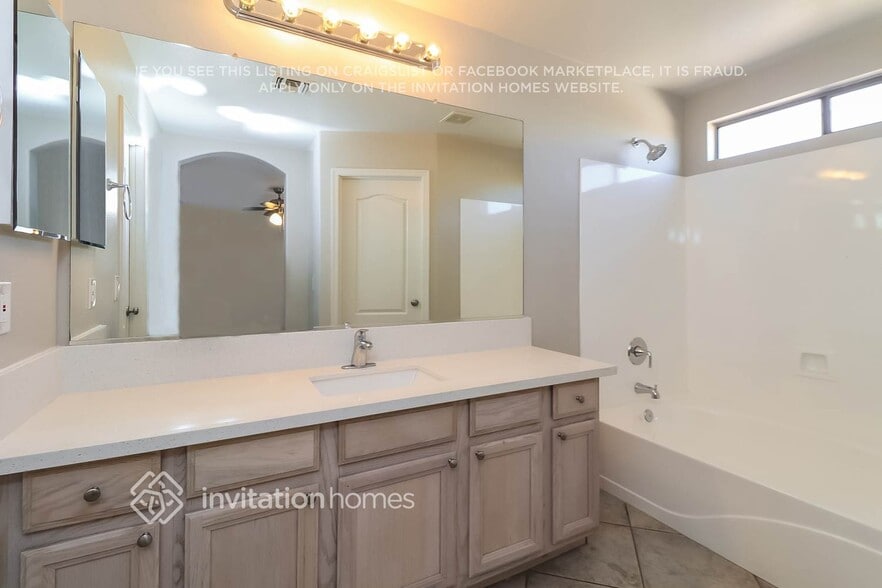 Building Photo - 12506 W Lincoln St