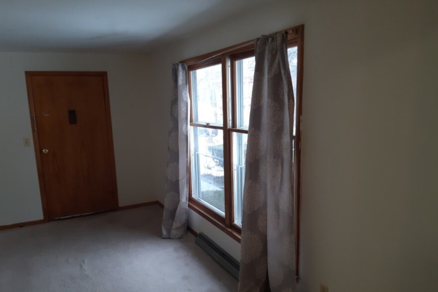 Living Room - 27 Hamilton St