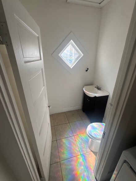 Half Bath - 1810 E 10th St
