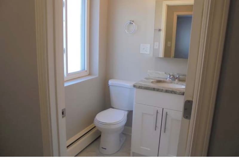 Building Photo - 7120 N Sheridan Rd