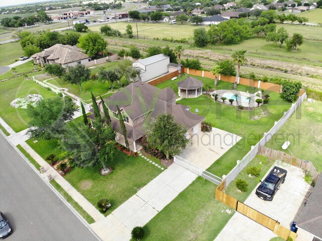 Primary Photo - 4bed/3.5 w/pool Now Available! (Edinburg TX)