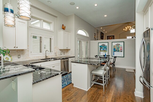 Kitchen - 515 River St