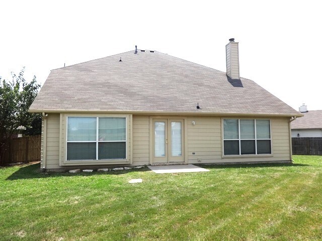 Building Photo - 200 Rock Prairie Ln