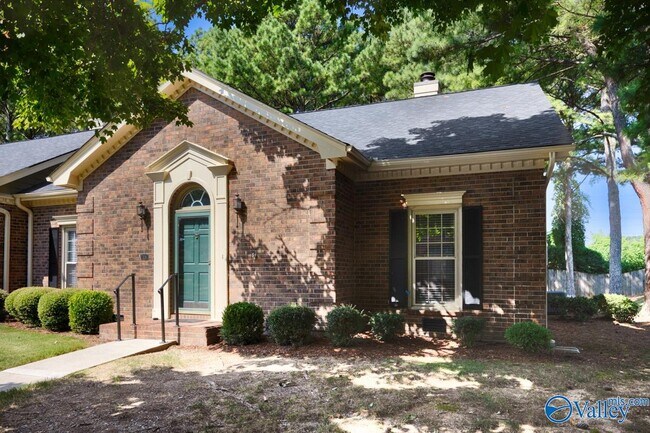 Building Photo - 324 Inverness Dr SW