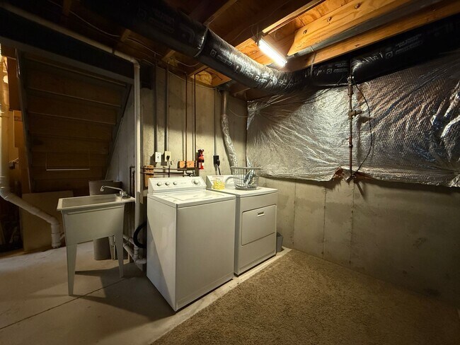 Building Photo - 9736 Flagstone Way