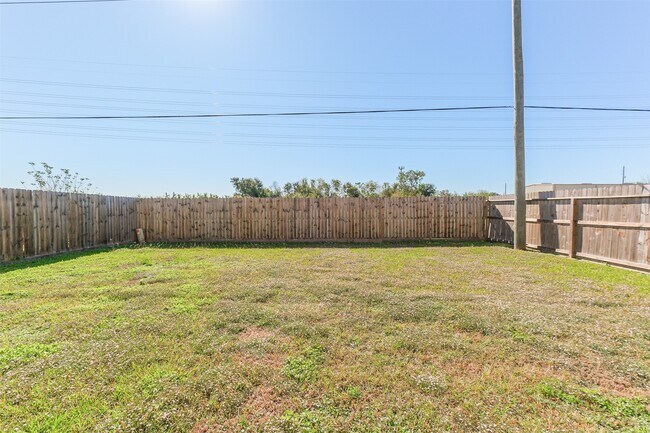 Building Photo - 16011 Crooked Arrow Dr