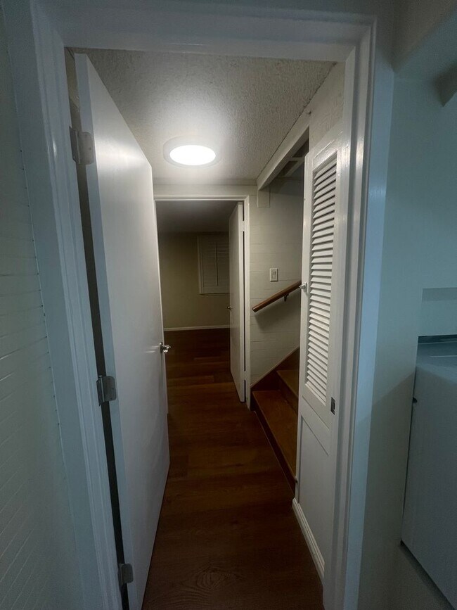Building Photo - 714 Ocean View
