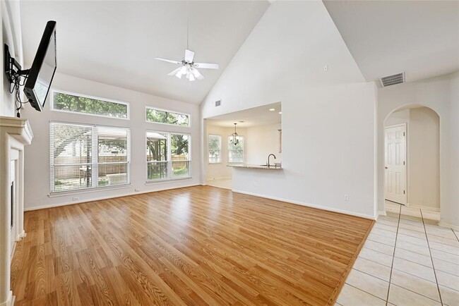 Building Photo - 1230 Heppner Dr