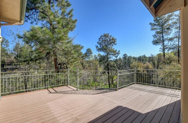 Building Photo - Beautiful home in the Mountain Club!